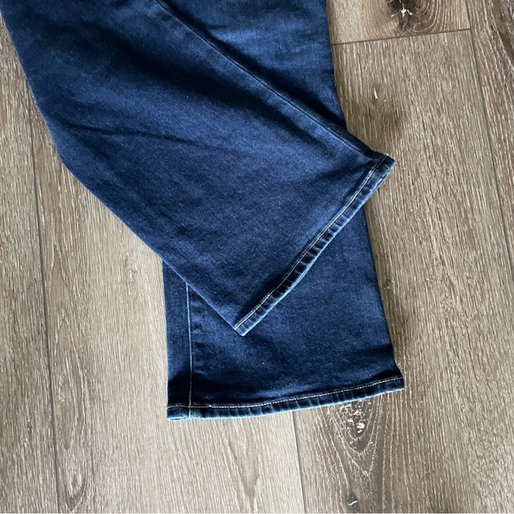 PAIGE Claudine Plus Flare Jean Size 32 Color Devoted - Picture 7 of 15